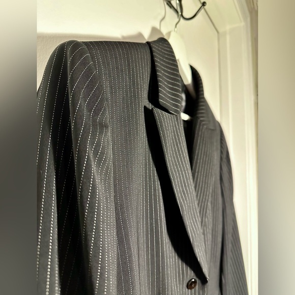 Tahari black pinstriped suit blazer Size 14 - Picture 6 of 6